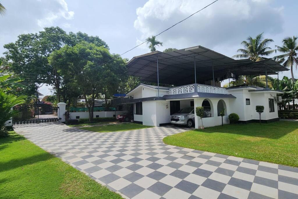 Garden Park Villa Tiruvalla Eksteriør bilde